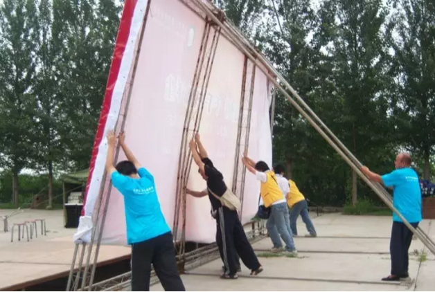 十年仁愛(ài)路之三 | 仁愛(ài)衣+衣：精細(xì)分揀的關(guān)愛(ài)與溫暖