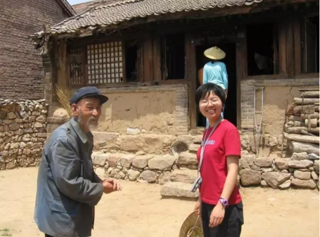 十年仁愛(ài)路之三 | 仁愛(ài)衣+衣：精細(xì)分揀的關(guān)愛(ài)與溫暖