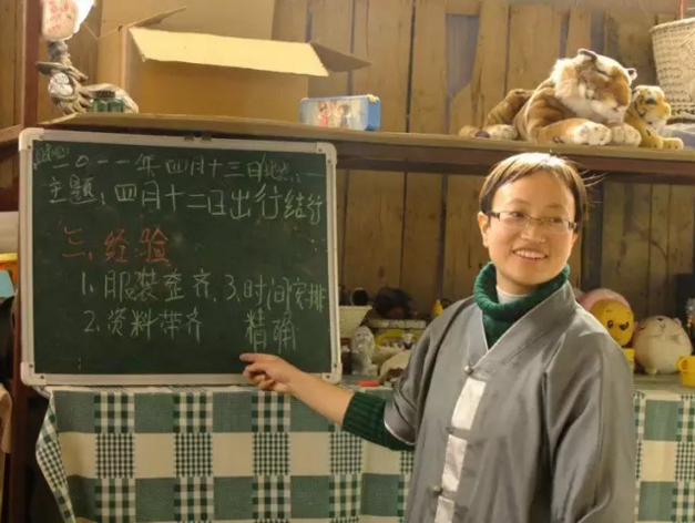 十年仁愛(ài)路之三 | 仁愛(ài)衣+衣：精細(xì)分揀的關(guān)愛(ài)與溫暖