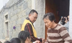 近百歲老人卻像孩子似的哭了——耋耄老人眼中的“黃馬甲” ...
