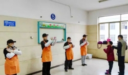 在兒童醫(yī)院，為了這個孩子來一次特殊的奉粥