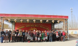向新疆維吾爾自治區(qū)民豐縣尼雅鄉(xiāng)薩依吾斯塘村捐贈(zèng)衣物