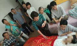 彈著吉它唱著歌為我送別，您接受嗎?