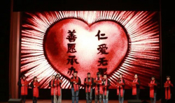 【視頻】十年前的“臘八”仁愛(ài)心棧送出第一杯粥：十年風(fēng)雨 不忘初心 ...