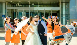 一杯粥的姻緣：紫姑娘和強(qiáng)先生在凱德心棧開拍結(jié)婚照啦！
